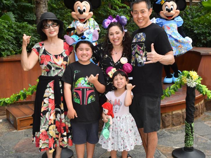 Guest Photo from Robert C: Guests outside Aulani villas